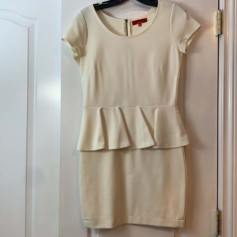 Off-white/ light cream dress
